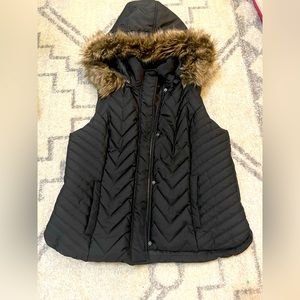 Maurice’s Black puffer vest with Fur trimmed hood